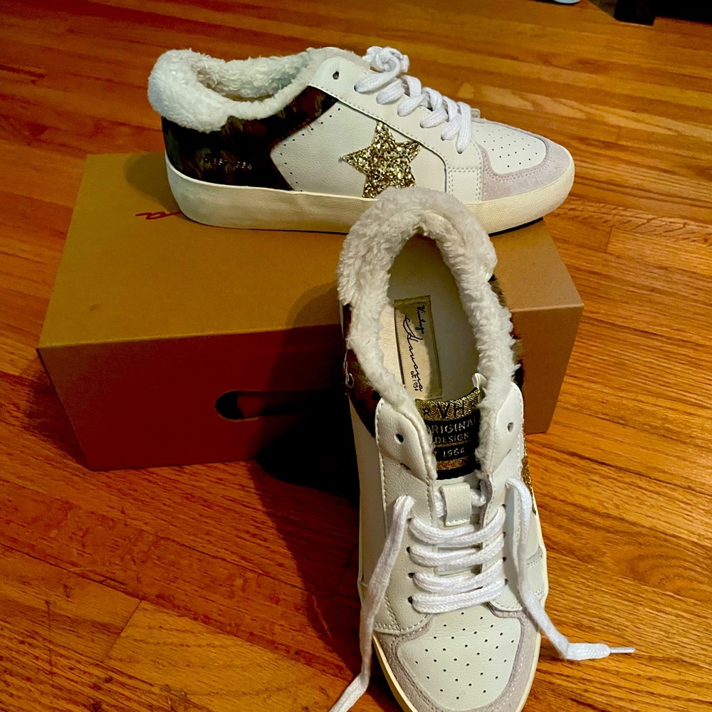 Vintage Havana from Boston Proper Sneaker